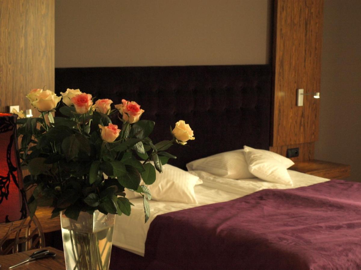 Hotel เนียโปโลมิเซ ห้อง รูปภาพ
