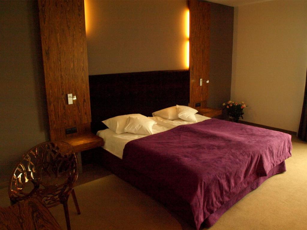Hotel เนียโปโลมิเซ ห้อง รูปภาพ