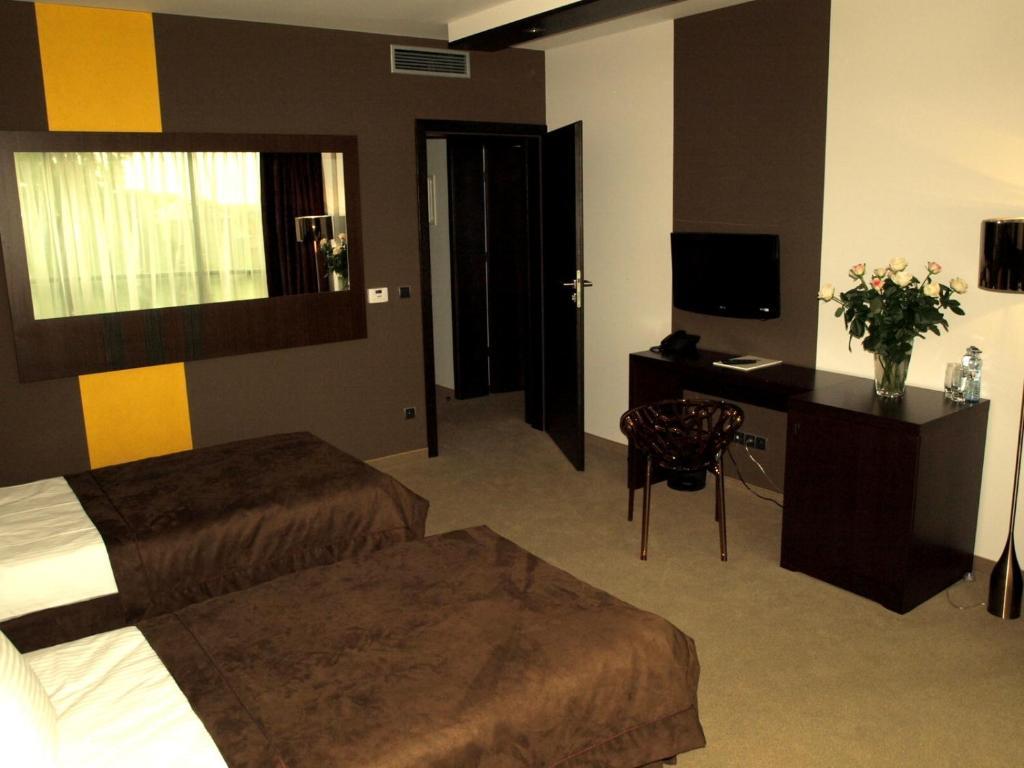 Hotel เนียโปโลมิเซ ห้อง รูปภาพ