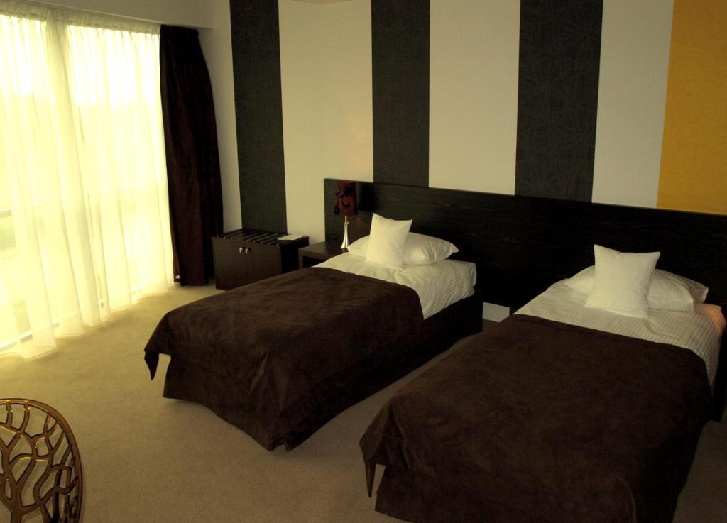 Hotel เนียโปโลมิเซ ห้อง รูปภาพ